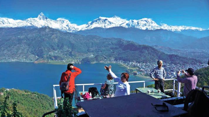tourists-in-pokhara (1)